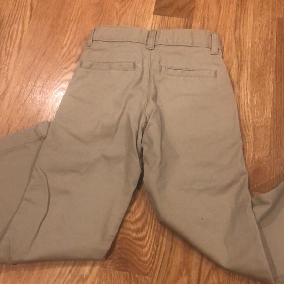 Khaki’s excellent condition Size 5/7, one with cargo pockets/regular pockets. - Picture 4 of 8